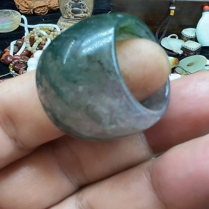 苏***己玛瑙/玉髓未镶嵌颈饰