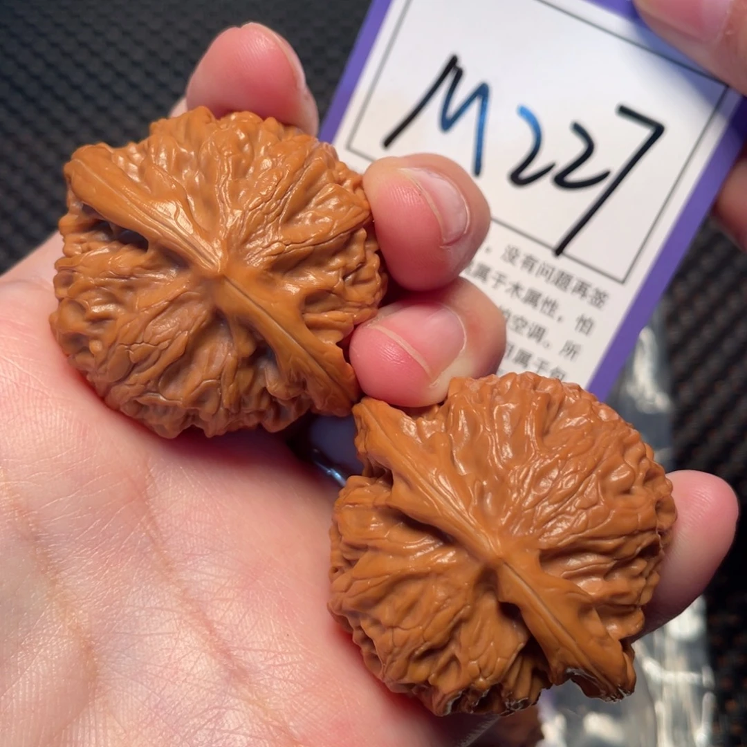 桃核把件M227号宫灯42