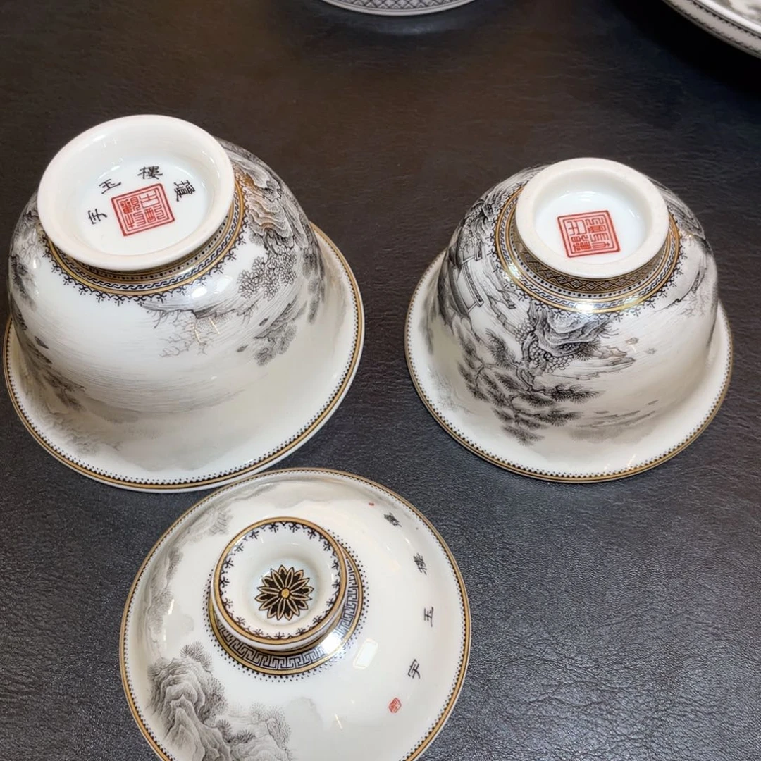 的滴滴答答滴滴答答的