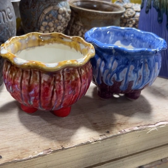 姐姐，咱们家不点菜，什么盆都有，什么盆都上，稍微等一下