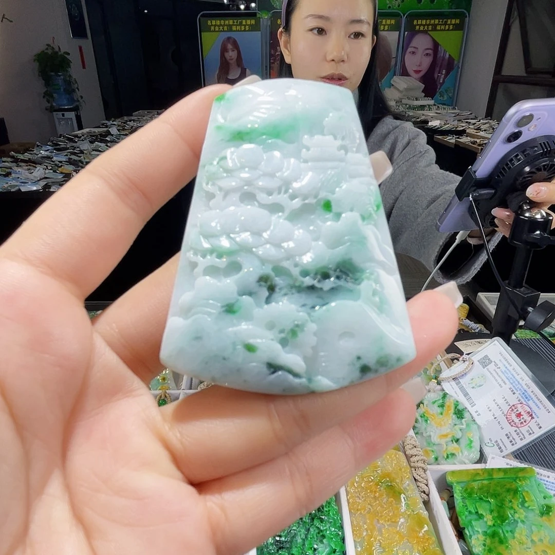 颈饰未镶嵌翡翠一