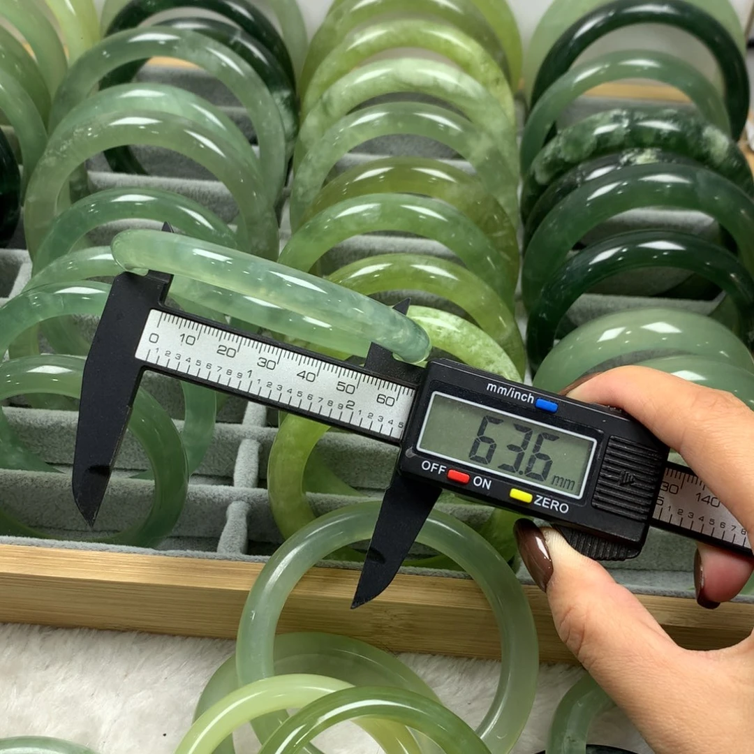 蛇纹石玉未镶嵌手镯169