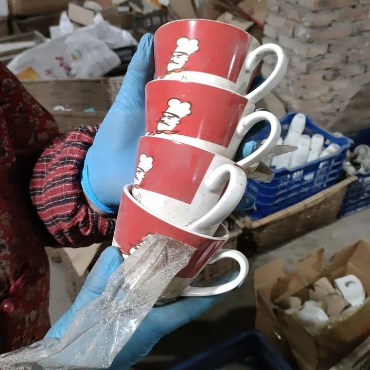 摆件盘子碗茶壶啥都有