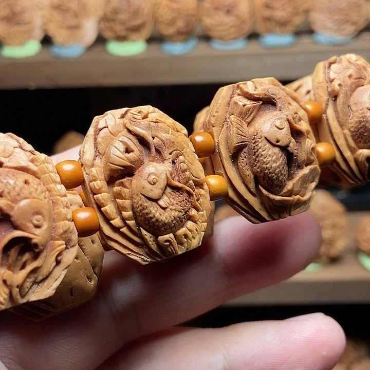 纯手工九鲤戏莲手牌