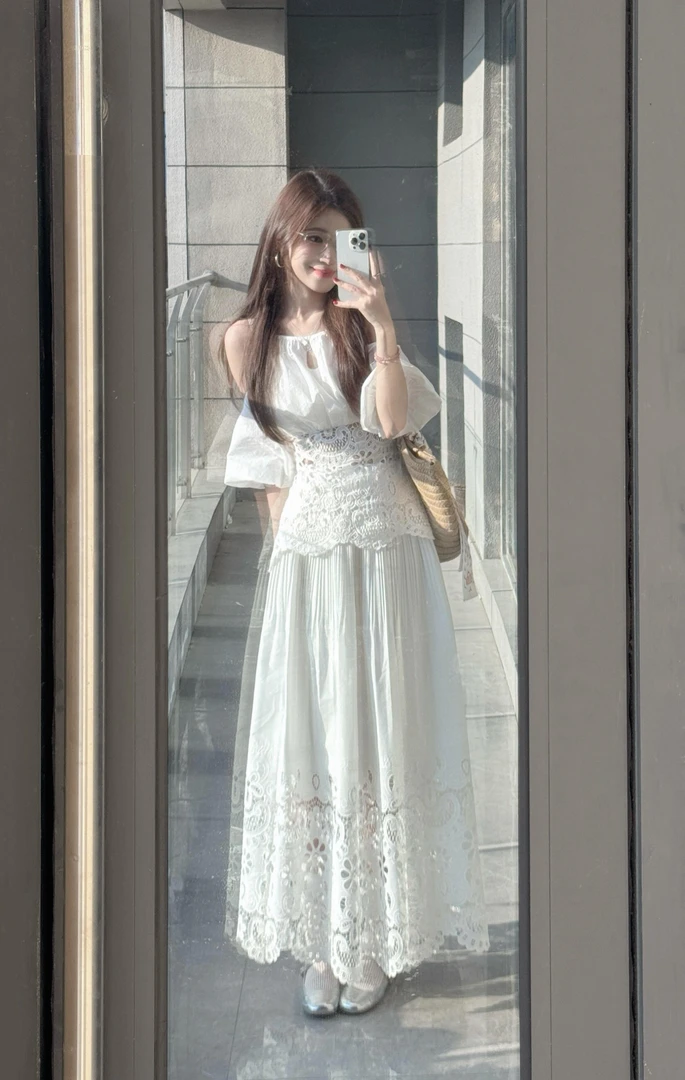 2025夏季新款法式慵懒显瘦露肩衬衫钩花镂空半身裙韩系气质两件套
