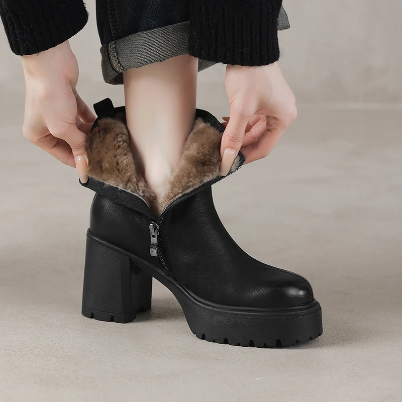 2025冬季超火厚底增高加绒短靴女高级感爆款小个子百搭时装靴真皮
