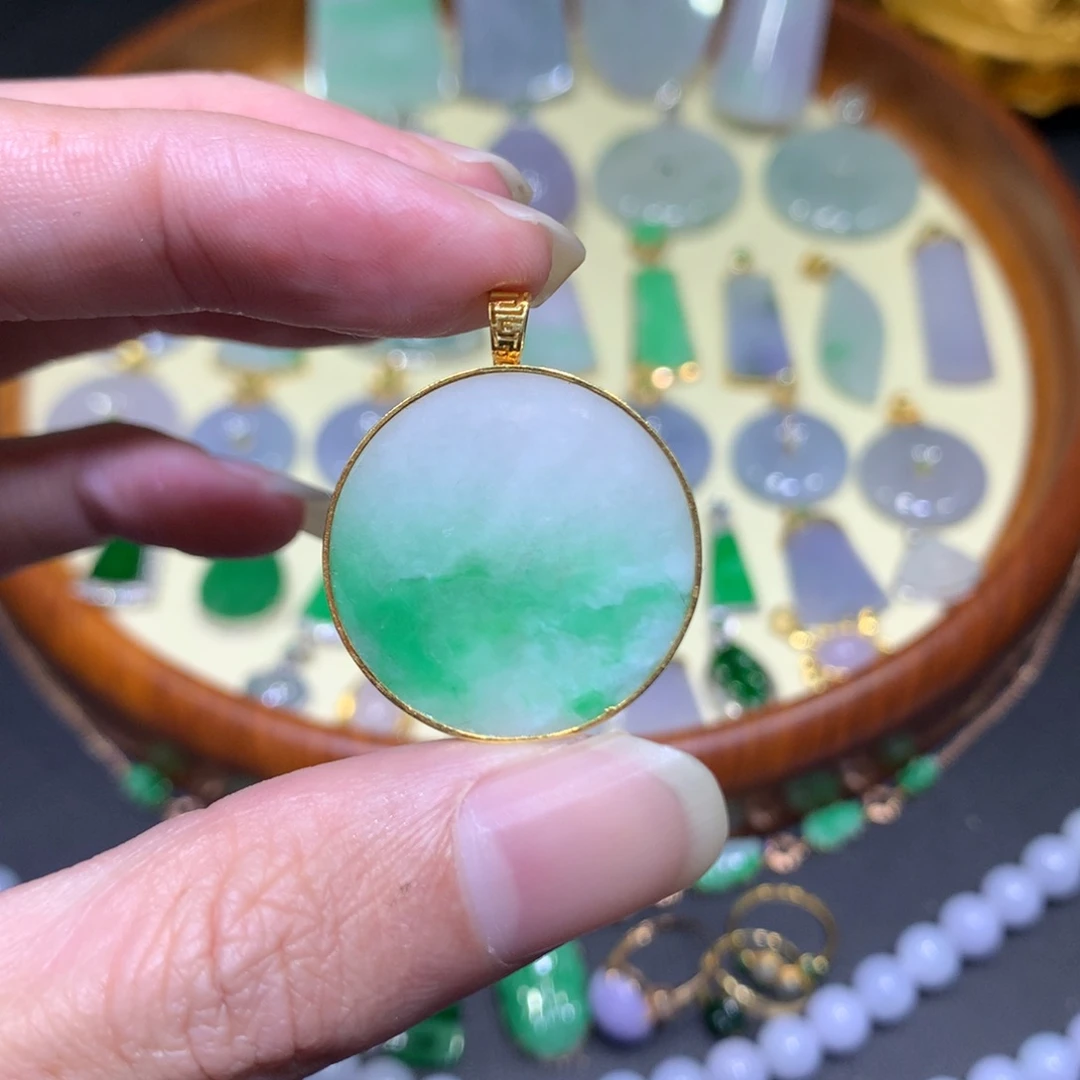 翡翠吊坠(不含链)18K金镶嵌