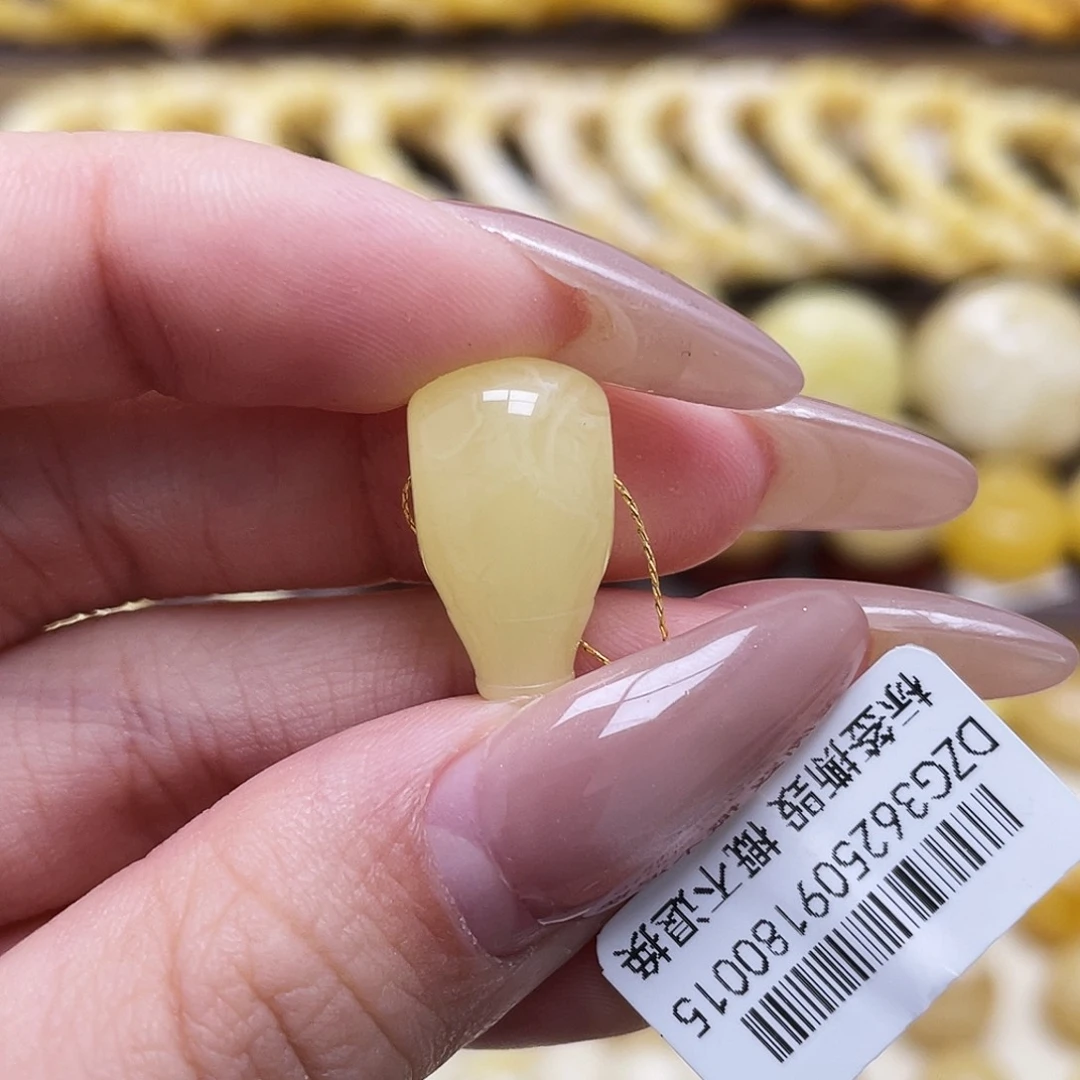 琥珀未镶嵌裸石10.5*18.3mm三通