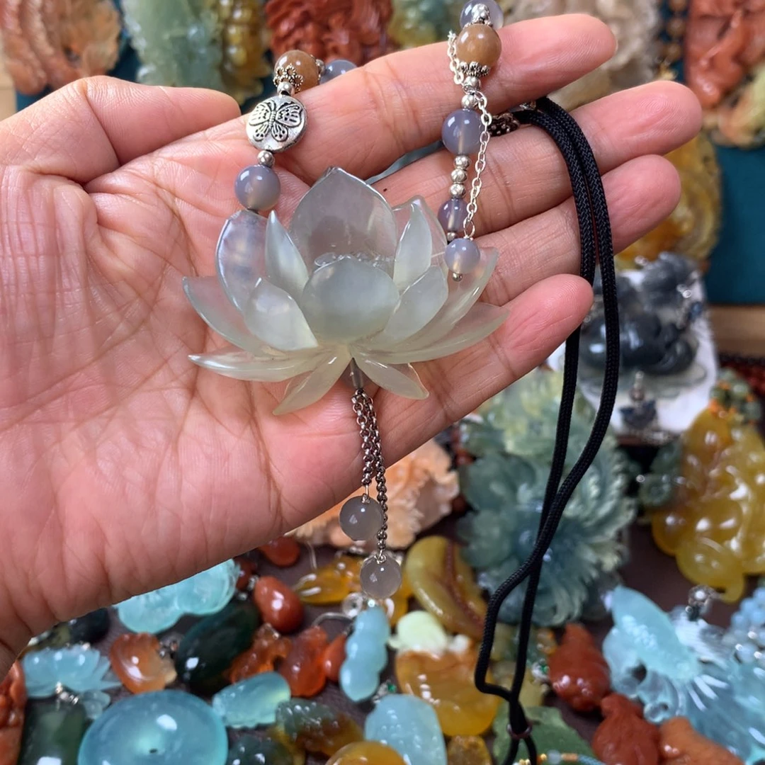 蛇纹石玉未镶嵌挂坠