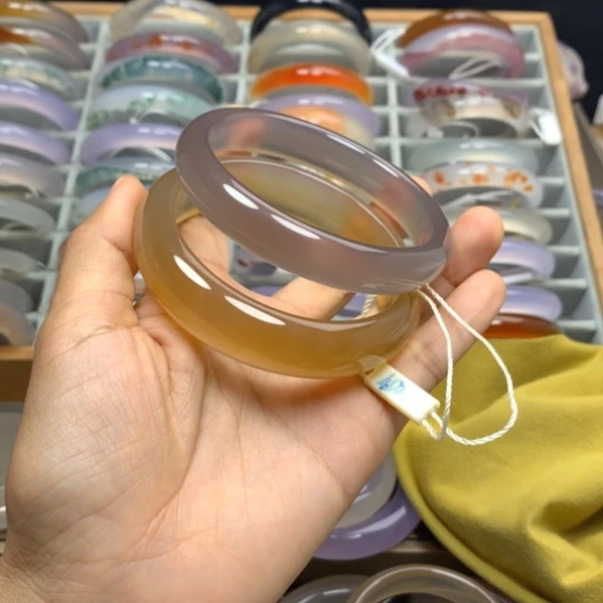 玛瑙/玉髓未镶嵌手镯2支62，不退换