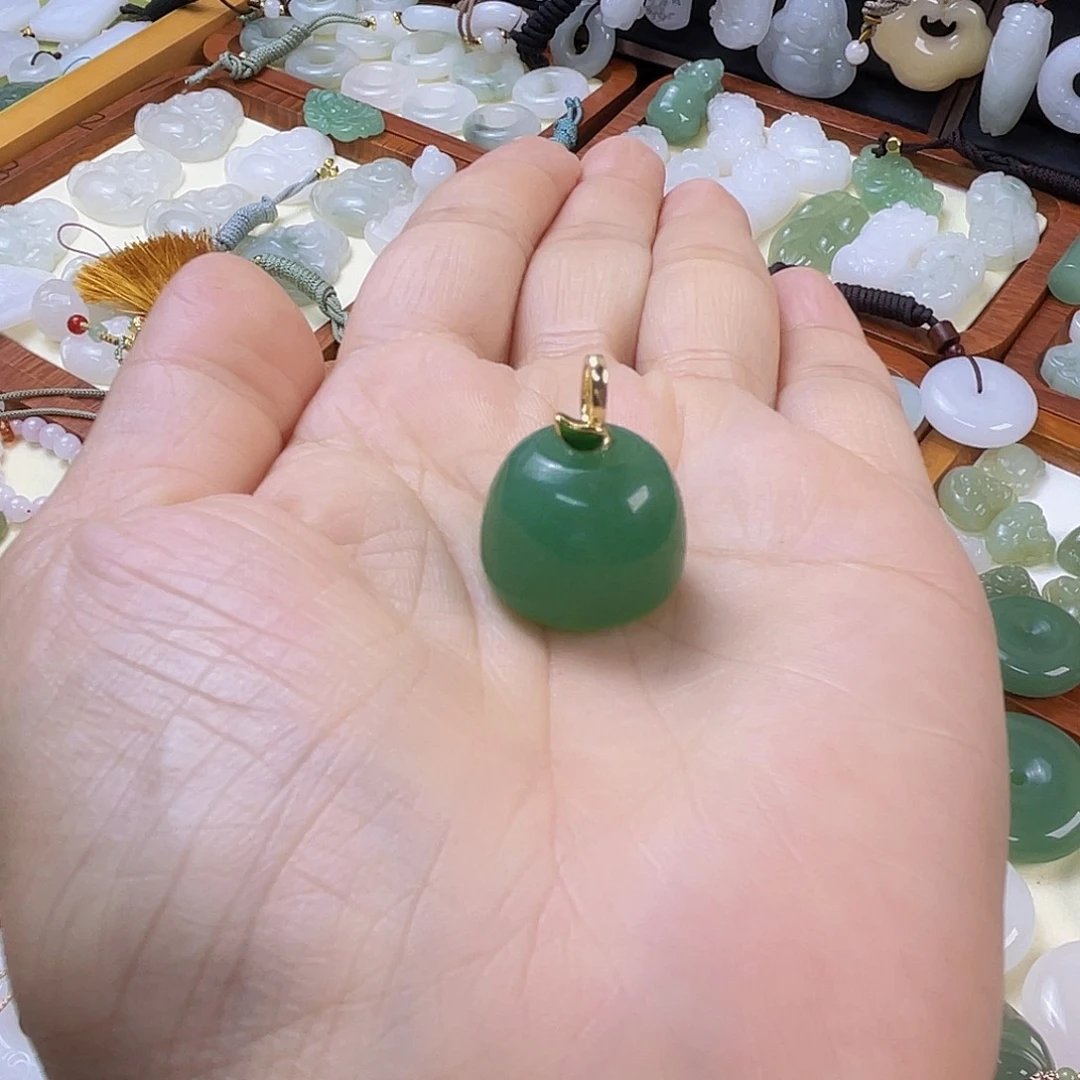 石英质玉未镶嵌颈饰