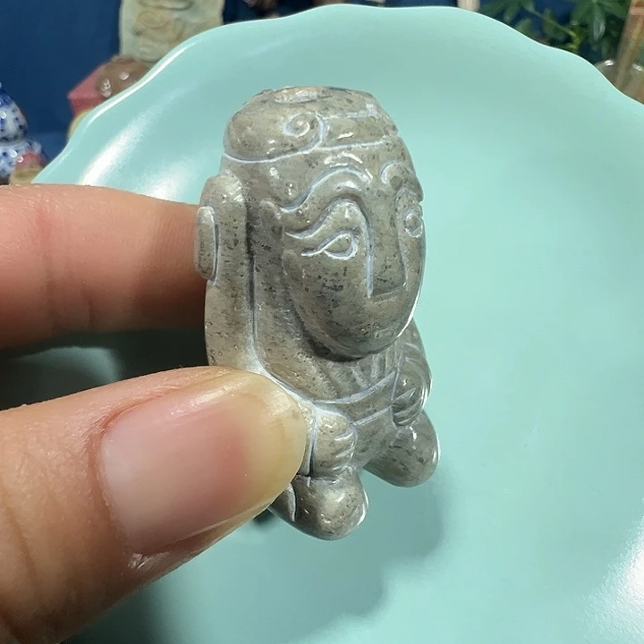 透闪石质玉未镶嵌挂件