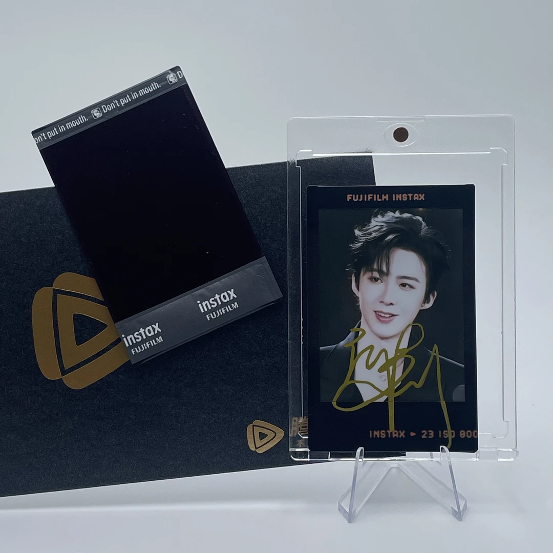 Z5508【刘宇宁】签名正品拍立得照片  黑胶