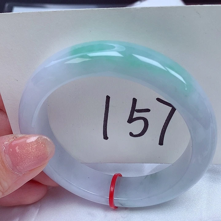 翡翠手镯未镶嵌翡翠