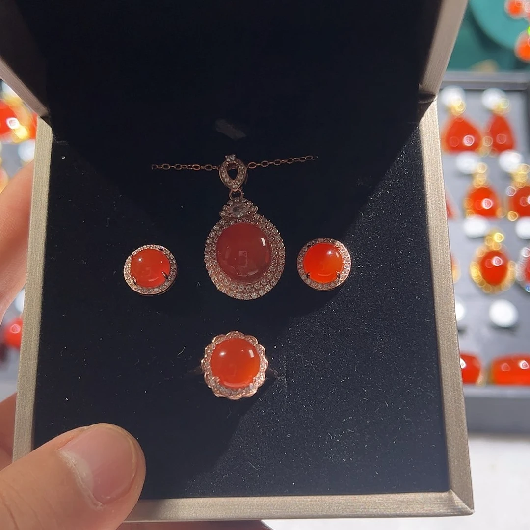 南红玛瑙银S925镶嵌颈饰