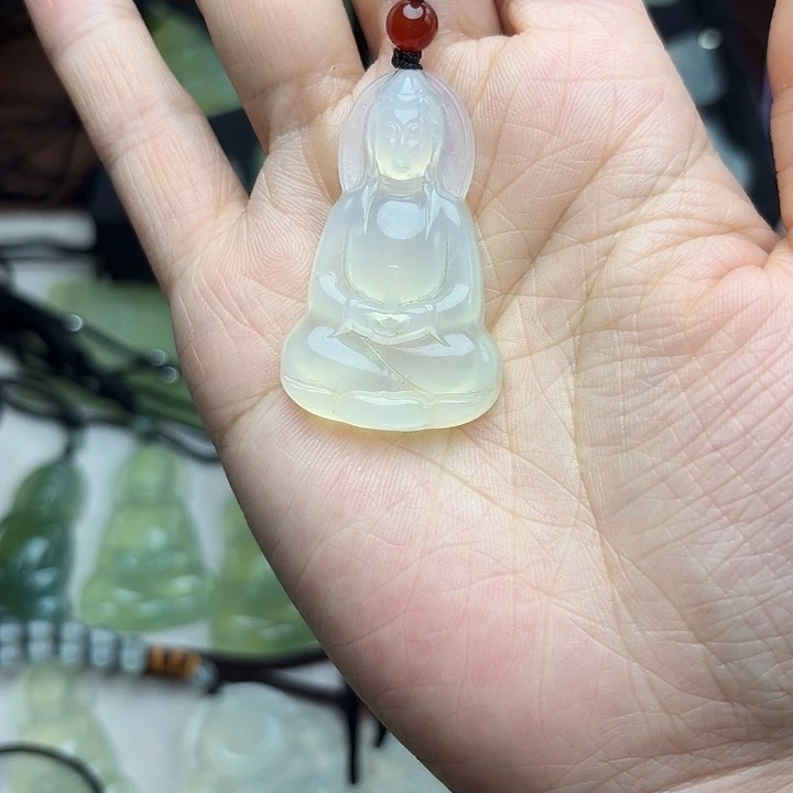 岫玉未镶嵌颈饰吊坠