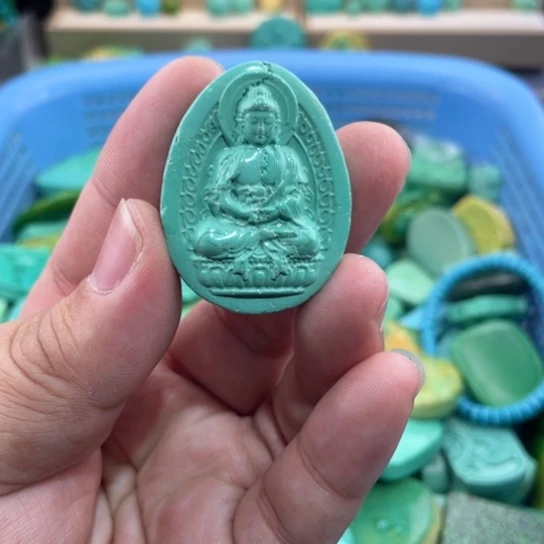 未镶嵌菱锰矿珠宝半成品