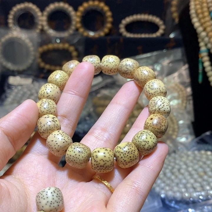 星月菩提吊坠星月菩提手串