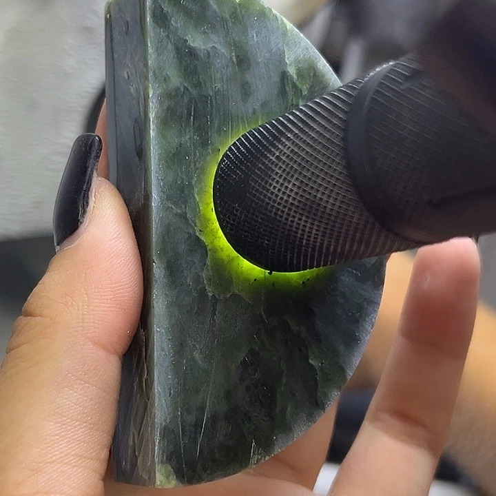 和田玉（碧玉）未镶嵌颈饰