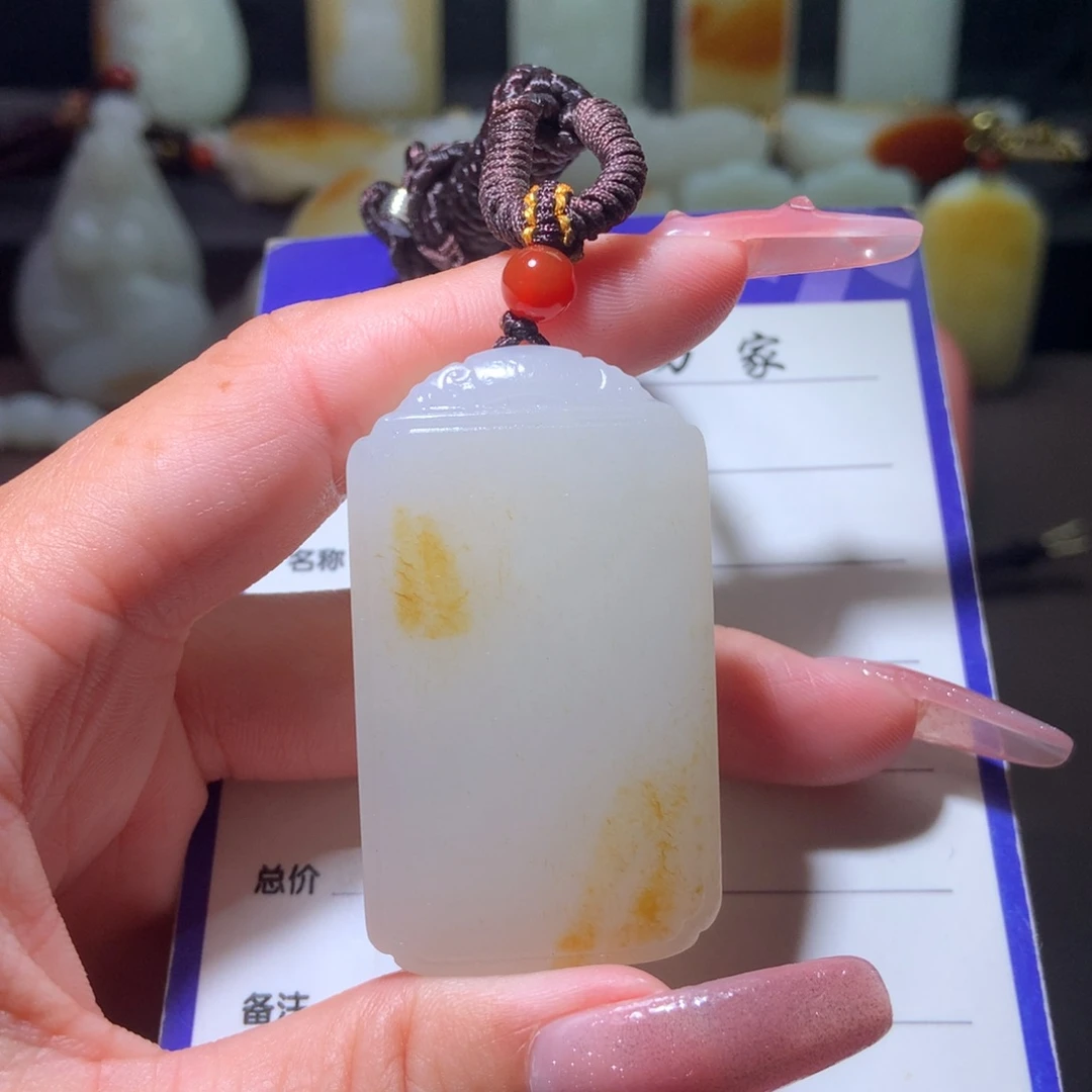 和田玉未镶嵌颈饰旧***.