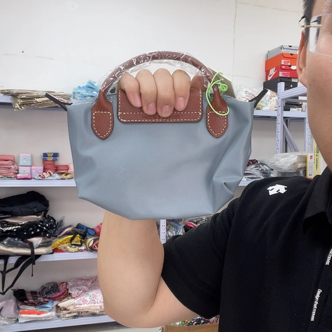 PU化妆包等各种产品的