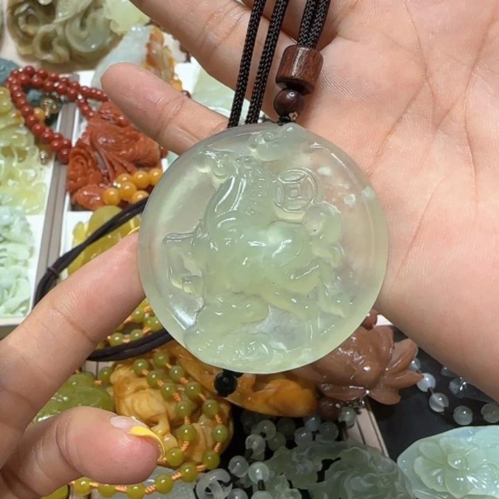 蛇纹石玉未镶嵌吊坠