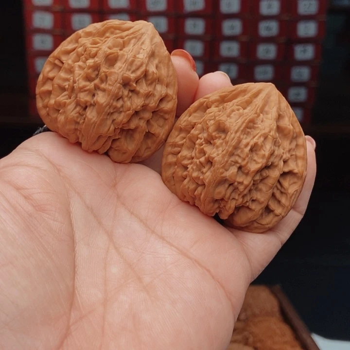 把件桃核虎头王45尺核桃