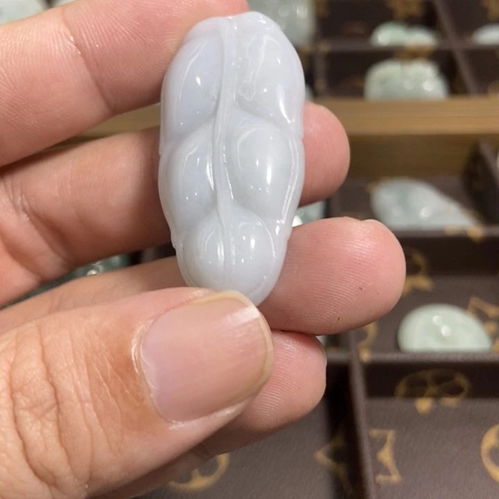 翡翠未镶嵌挂件一