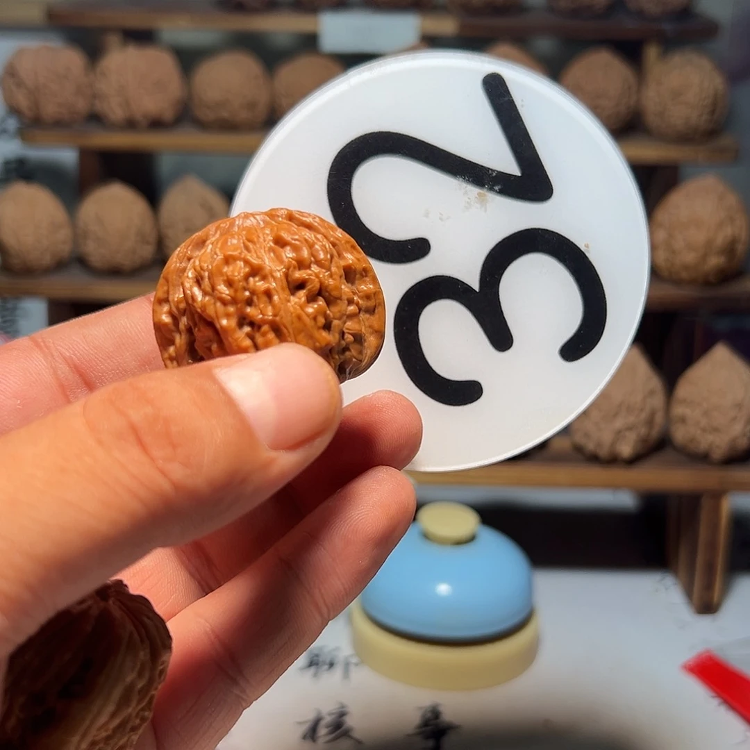 纠***温文玩核桃，白色32号