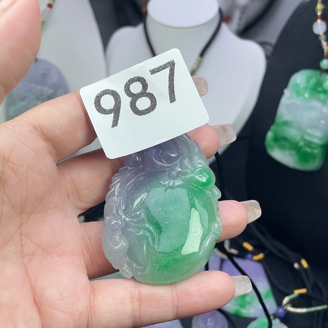 翡翠未镶嵌吊坠(赠链)