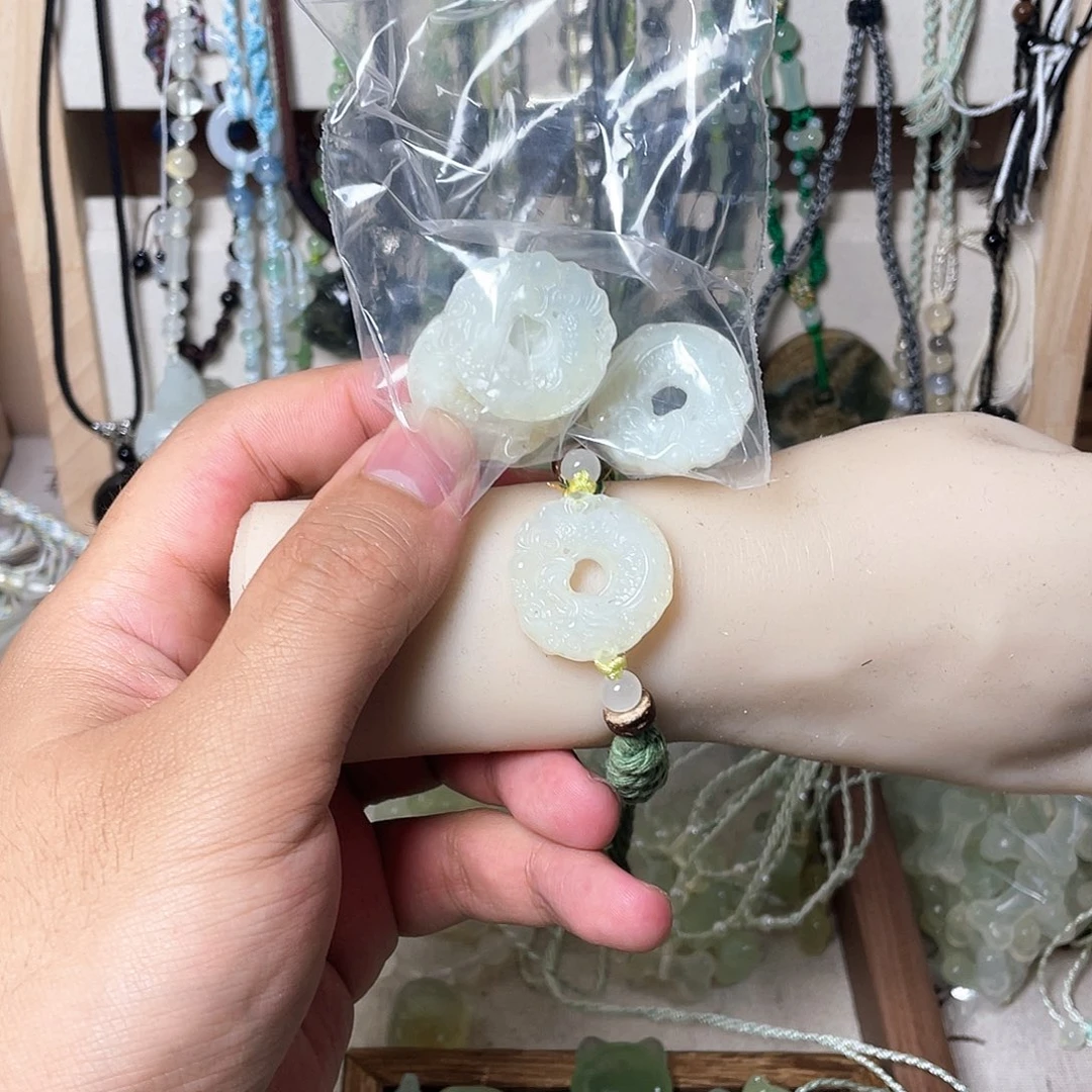 蛇纹石玉合金颈饰