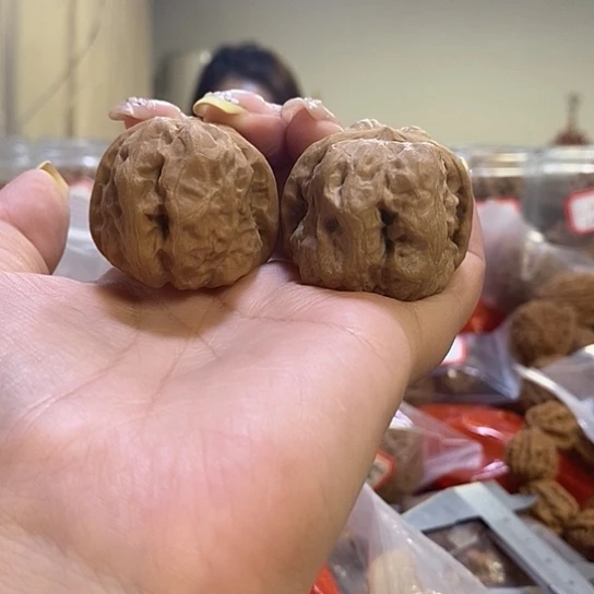 文玩核桃吊坠边36肚40蛤蟆头有修