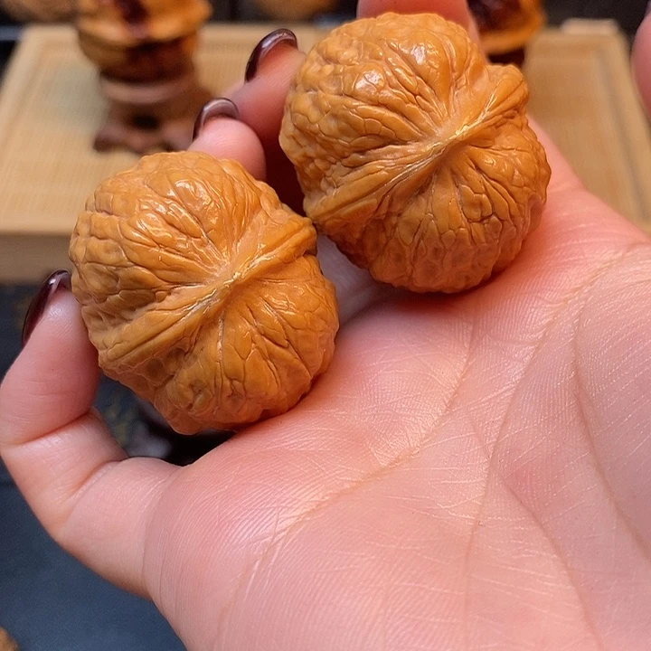 文玩核桃吊坠黄金蟒