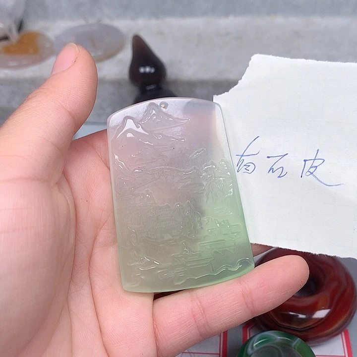 K***海未镶嵌颈饰玛瑙/玉髓