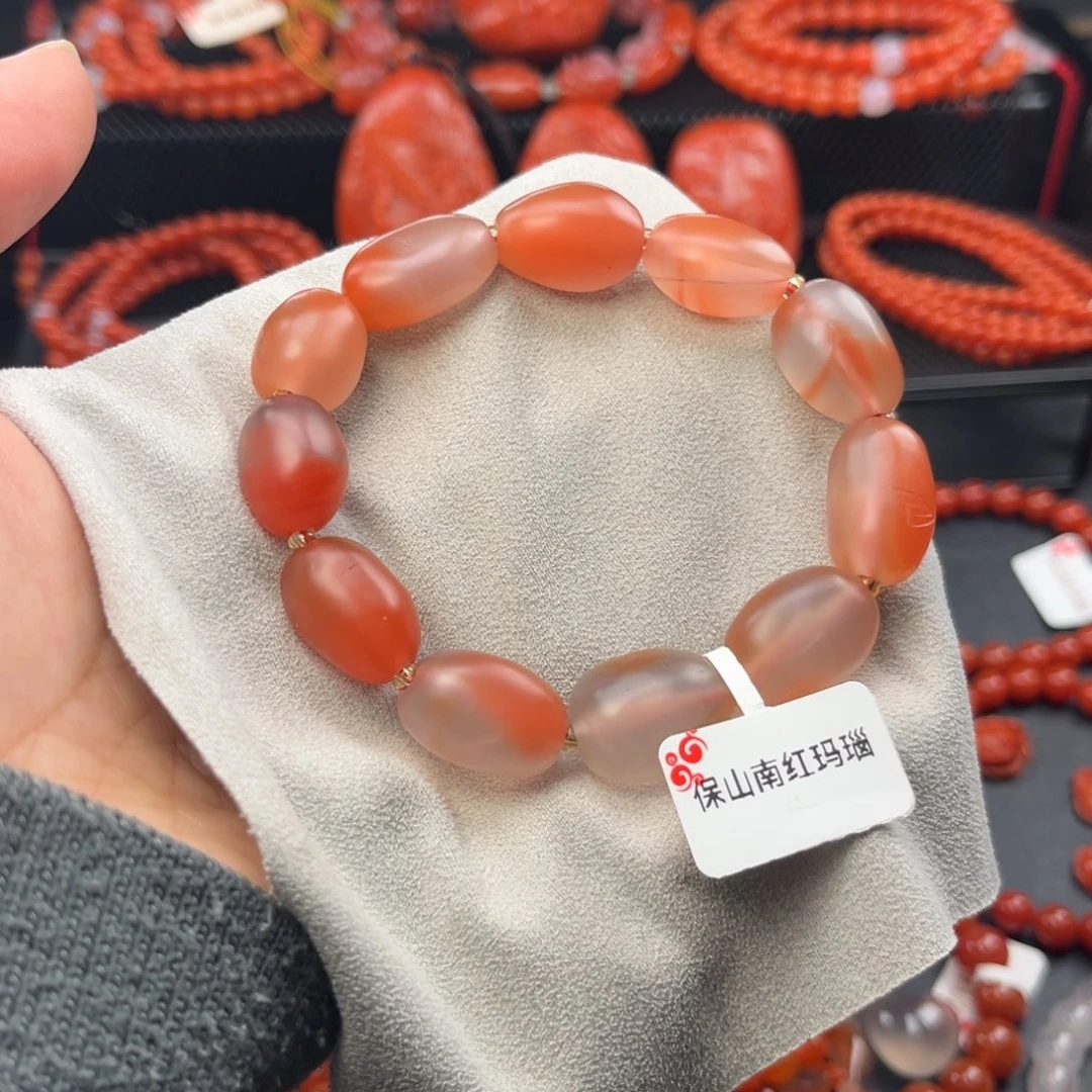 南红玛瑙未镶嵌颈饰