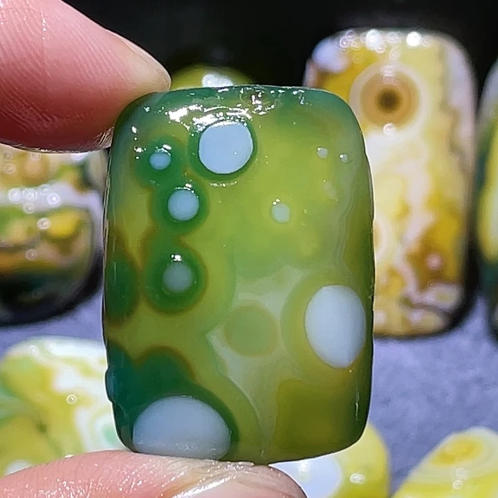 玛瑙/玉髓未镶嵌珠宝奇石