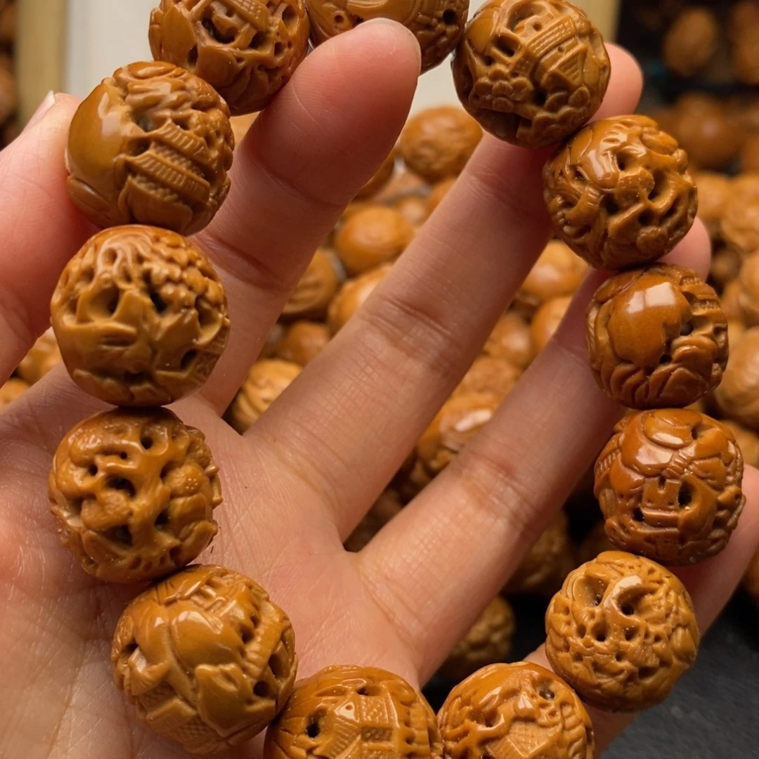 手串橄榄核镂空风景