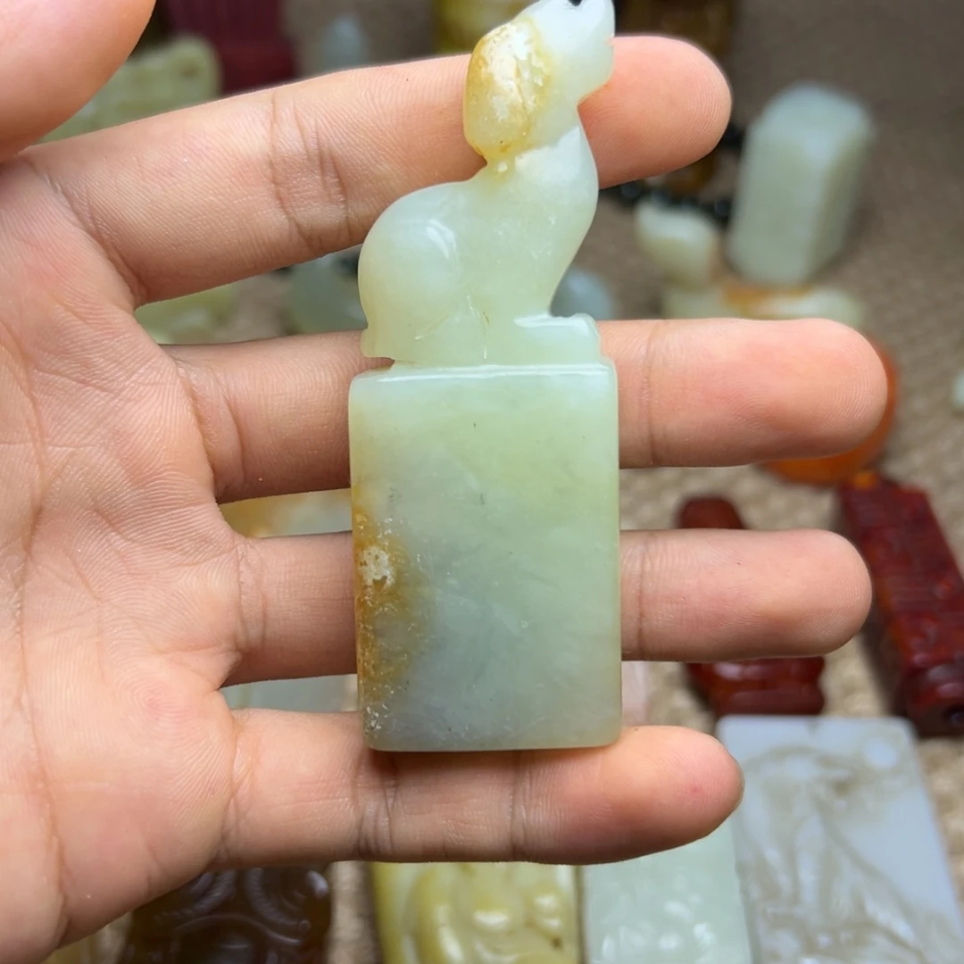 未镶嵌蛇纹石玉颈饰