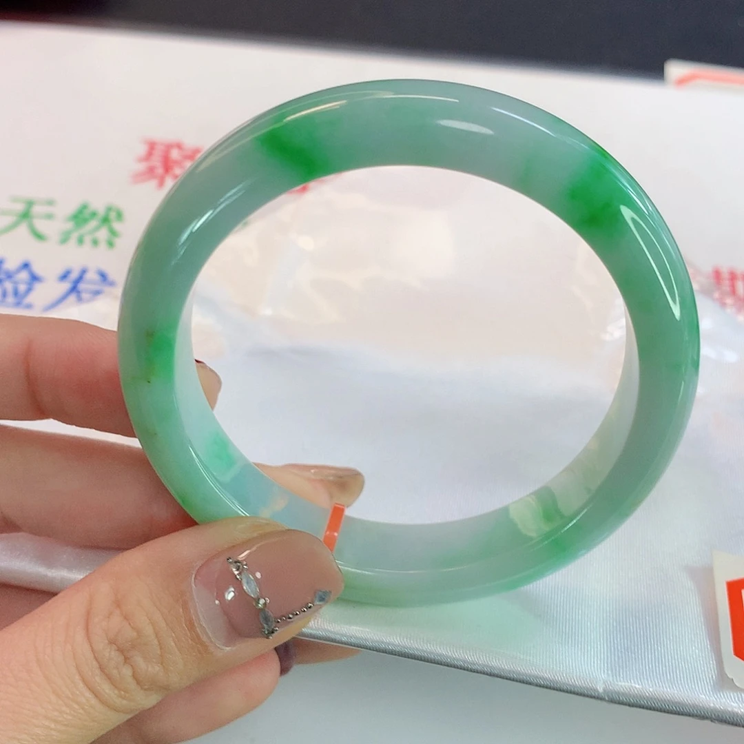 翡翠手镯未镶嵌天然翡翠A货017