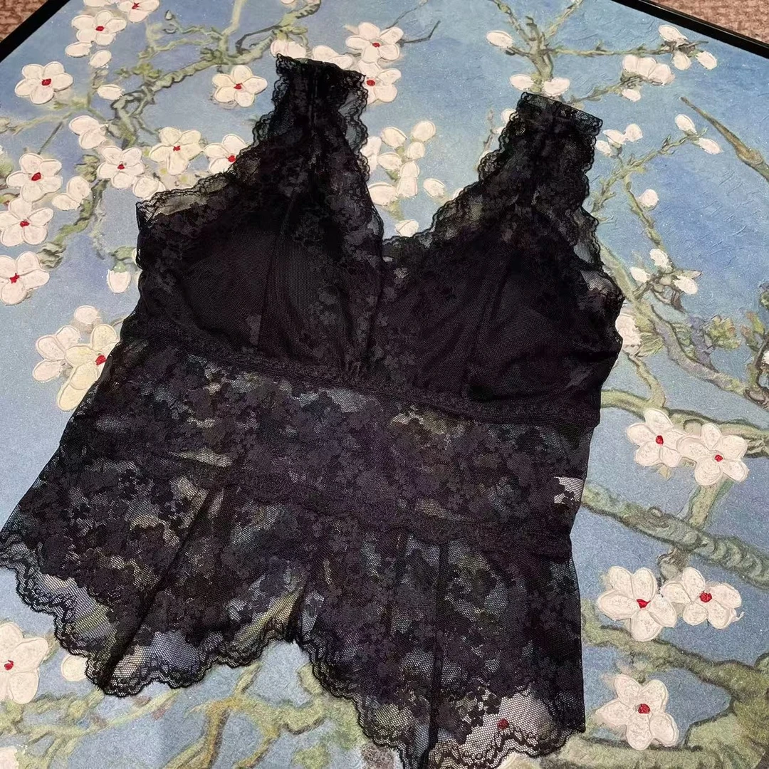 VV&AA 秋冬性感蕾丝宽肩带女士打底背心自带胸垫一体式内搭  0068