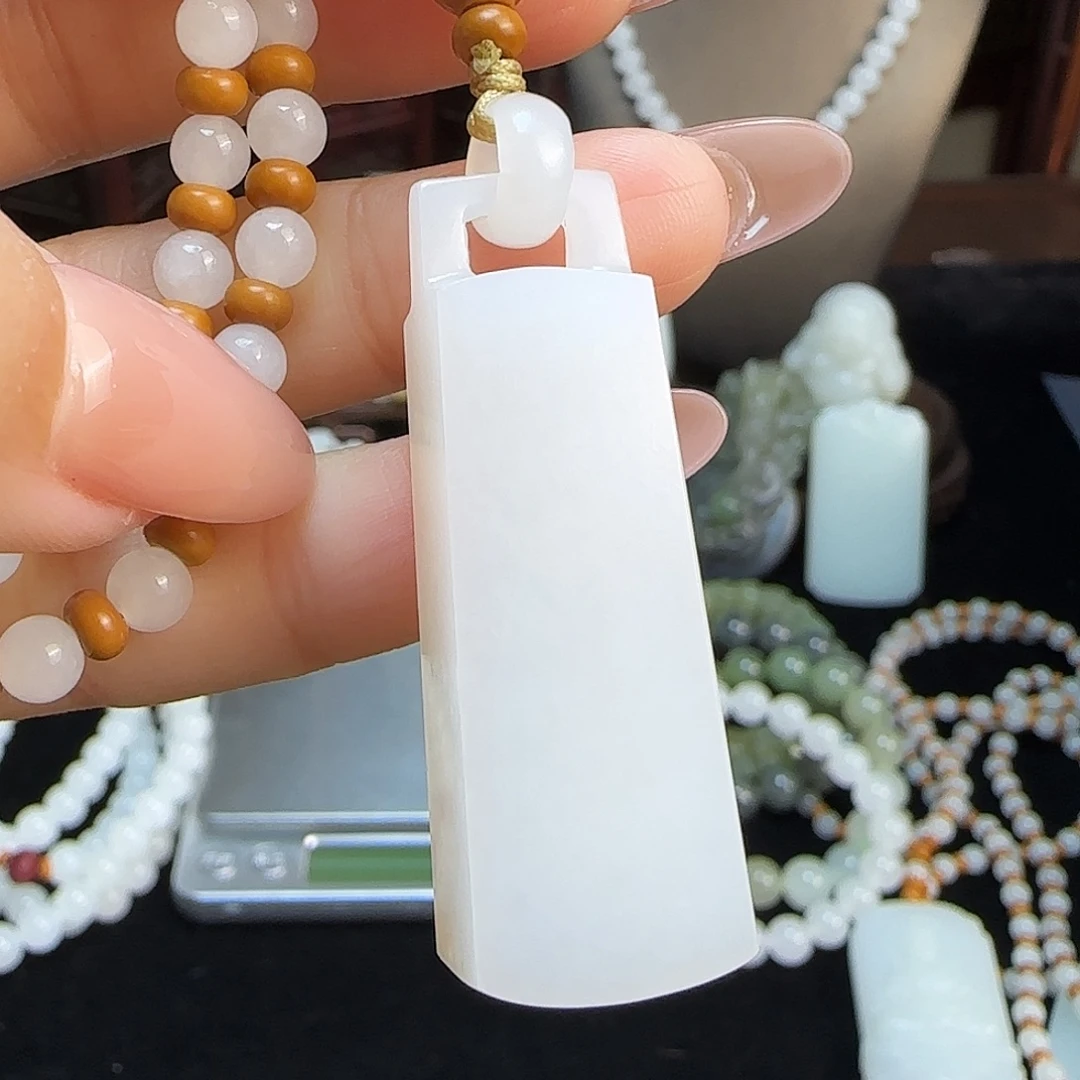 和田玉未镶嵌颈饰