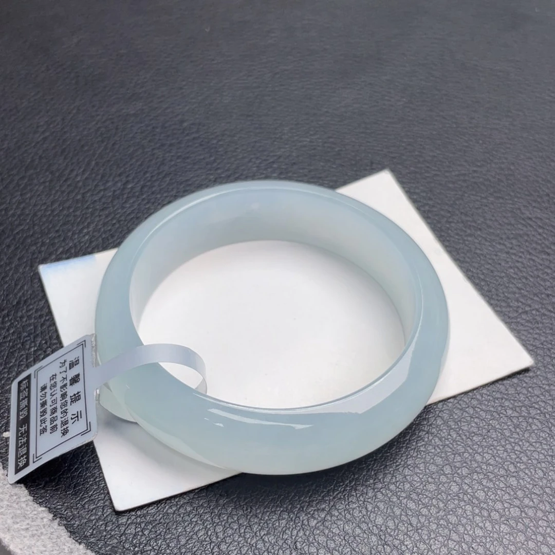 翡翠手镯未镶嵌58轮胎晴蓝