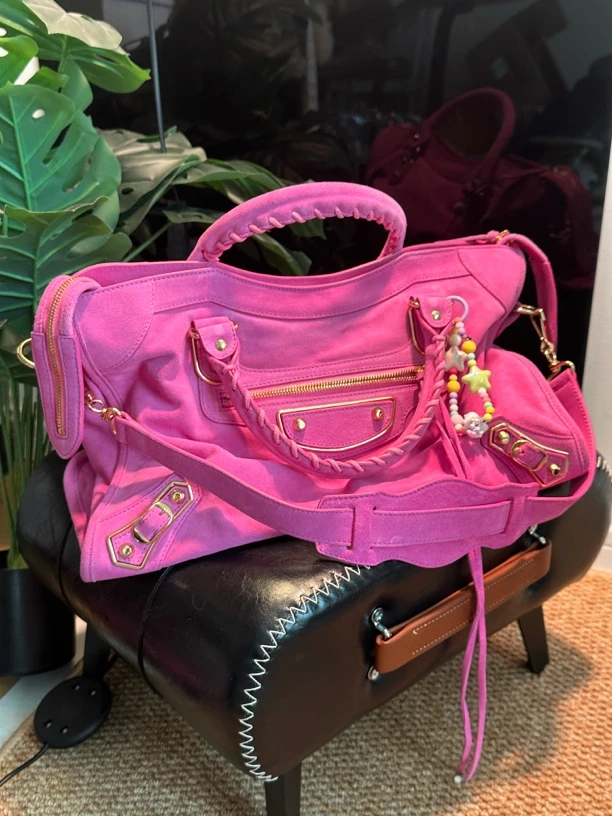 95新 Balenciaga/巴黎世家 牙牙 粉金麂皮机车新扣