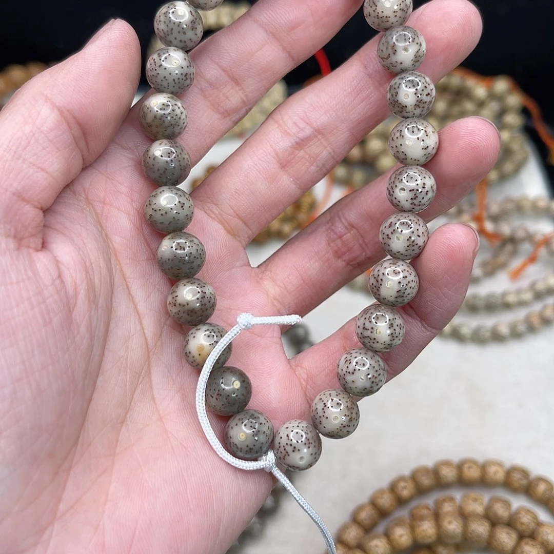 星月菩提手串10圆手持