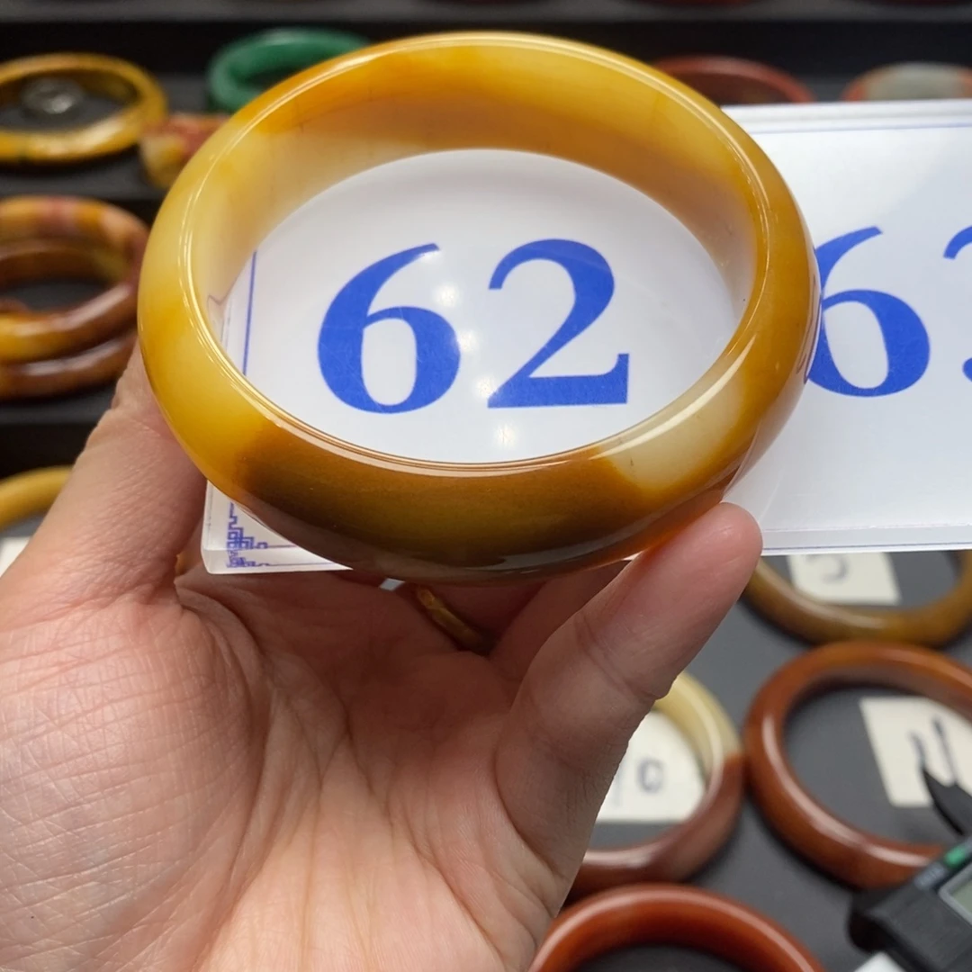 石英质玉（黄龙玉）手镯未镶嵌