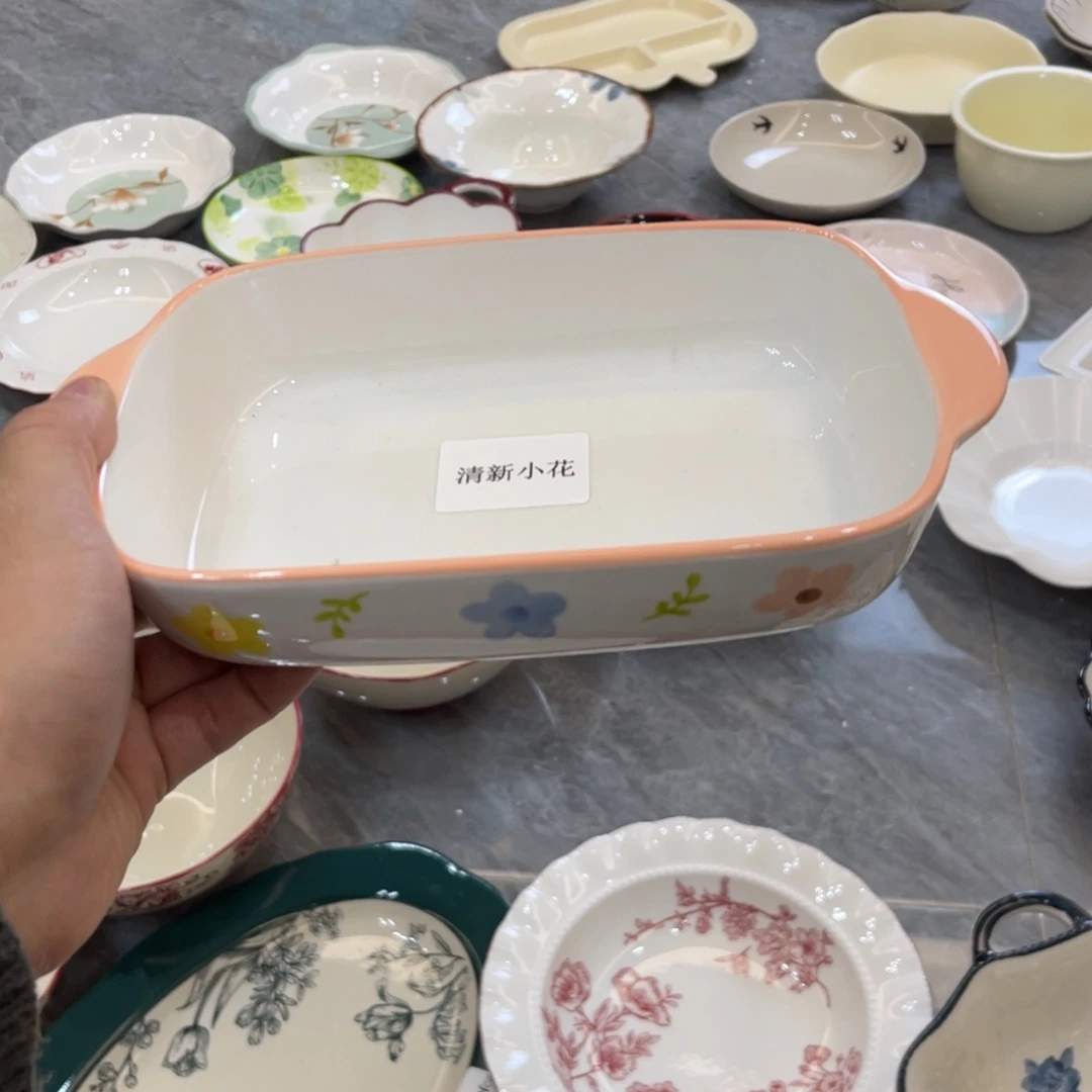 陶瓷微瑕餐具介意勿拍，满18飞！