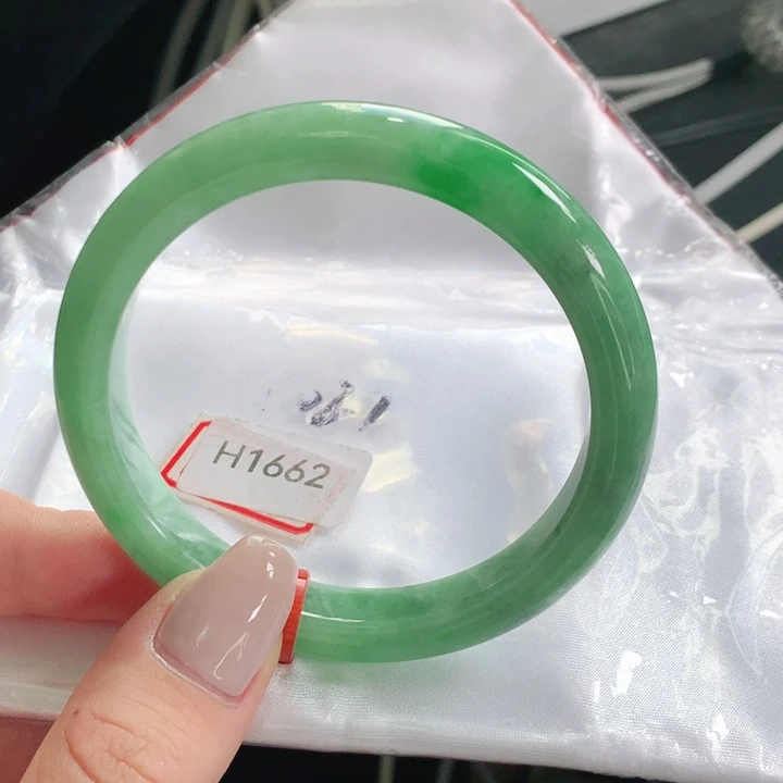 翡翠手镯未镶嵌天然翡翠手镯01