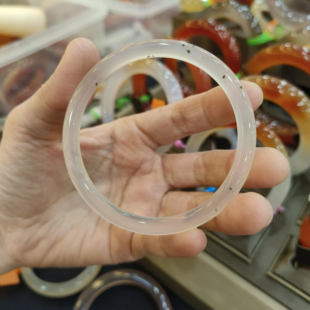 天然玛瑙手镯圆条