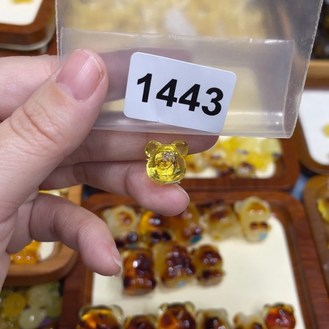 琥珀珠宝奇石未镶嵌