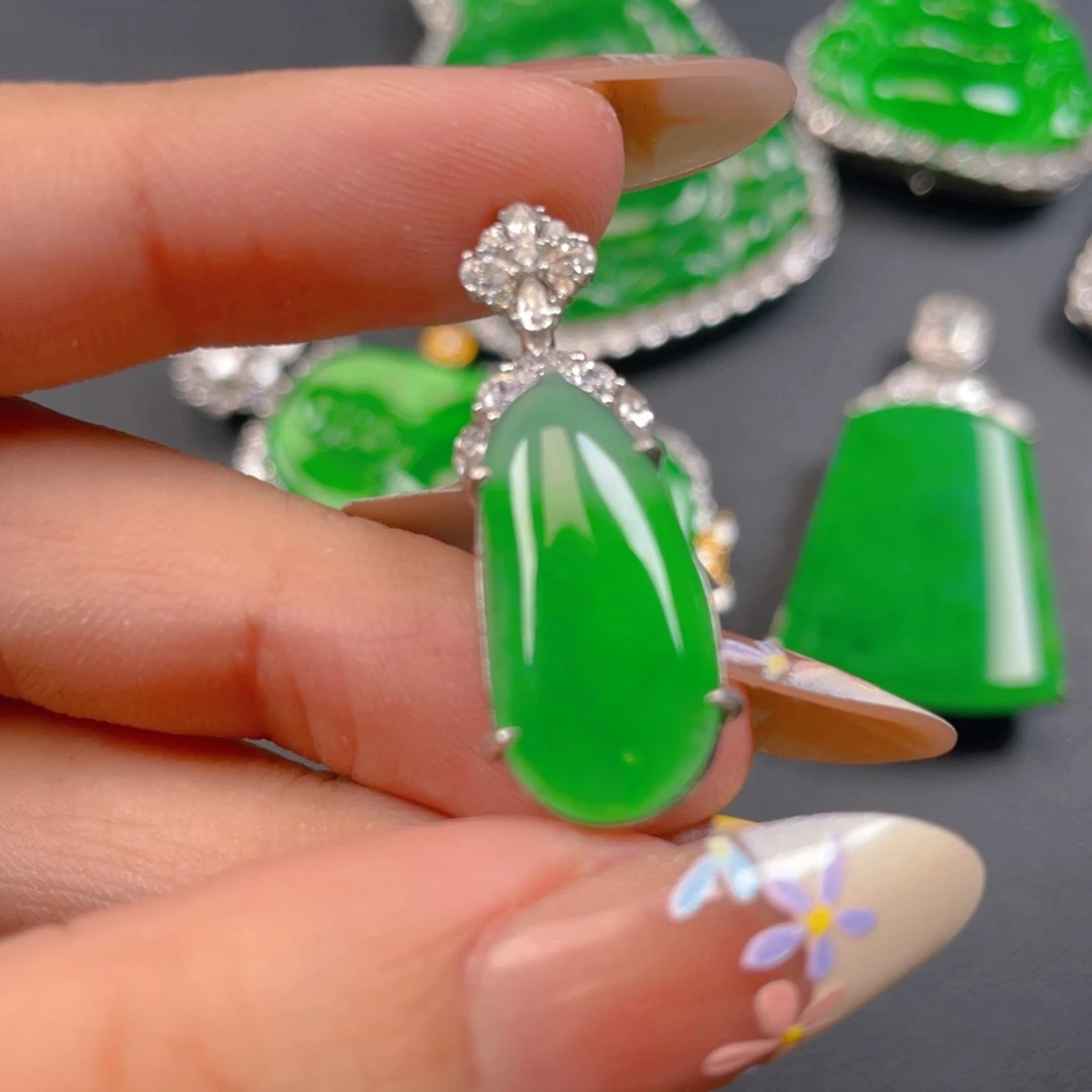 【闪购商品】颈饰银S925镶嵌翡翠翡翠